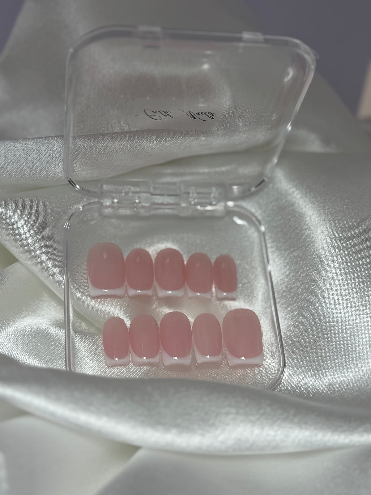 Press-On Nails - "Lucia"