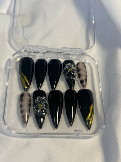 Press-on Nails - "Classy"