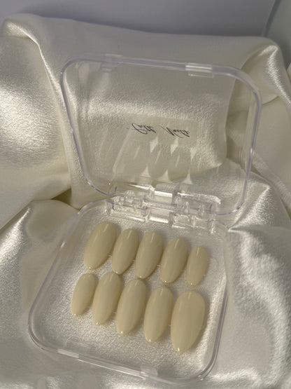 Press-On Nails - "Pearl"