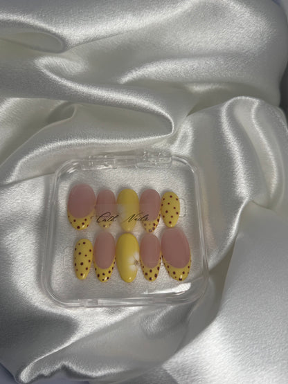 Press On Nails - "Laetitia"