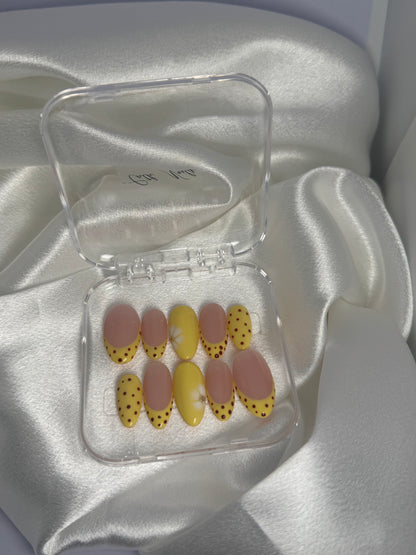 Press On Nails - "Laetitia"